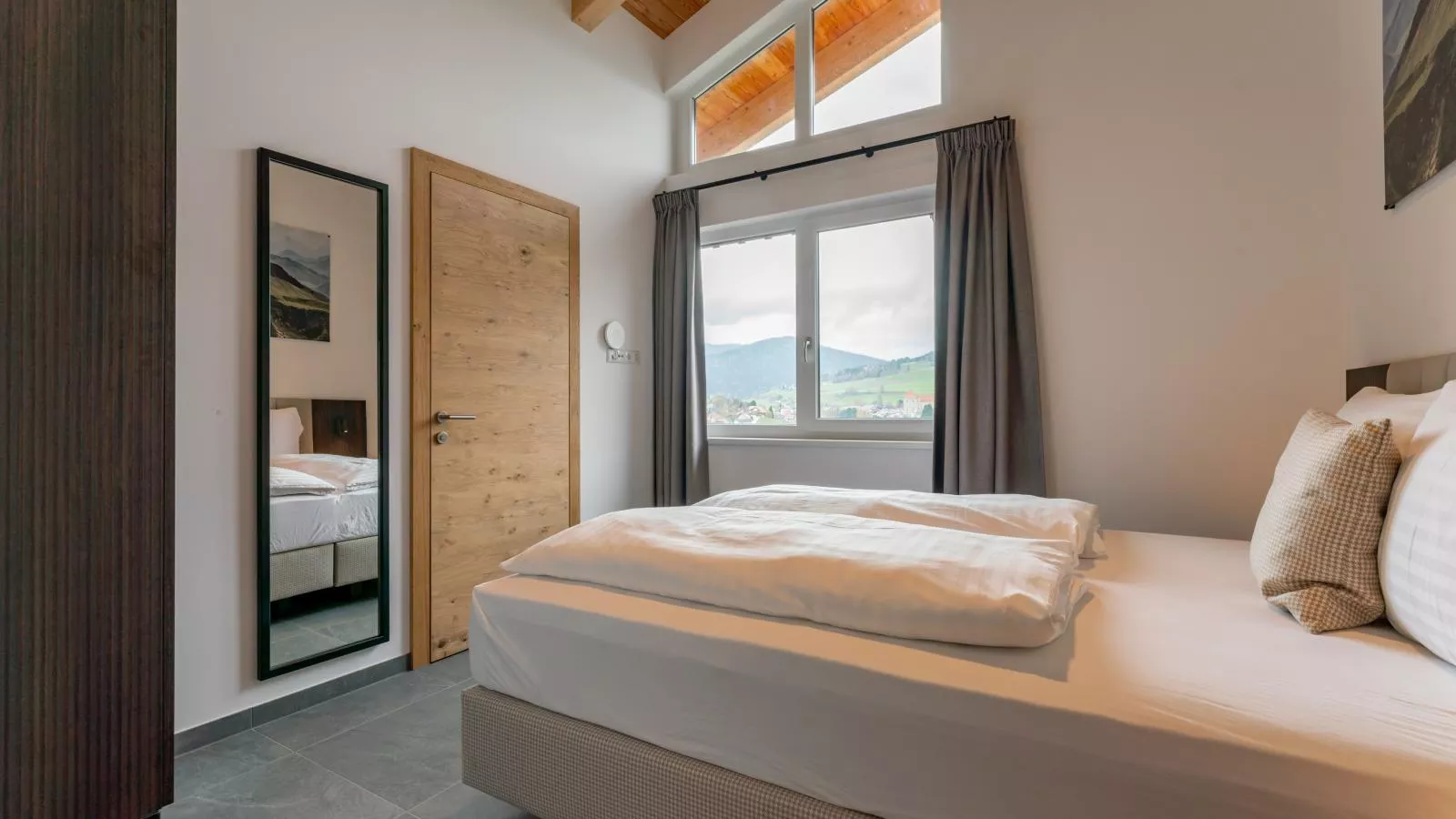 Grebenzen Lodge Starnberg 60B-Bedroom