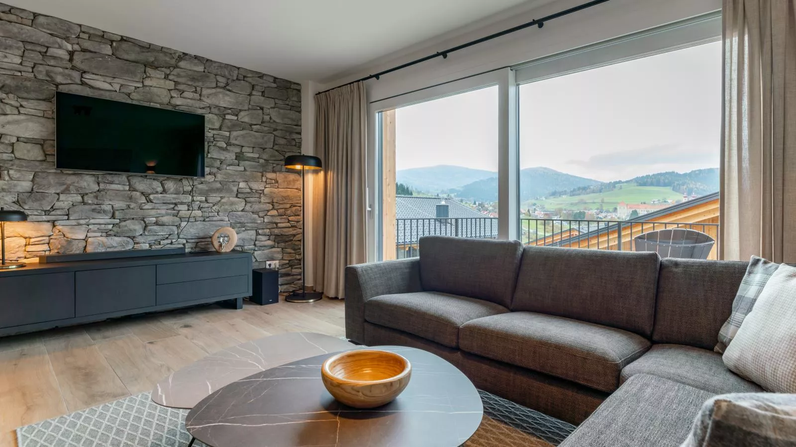 Grebenzen Lodge Starnberg 60B-Living room