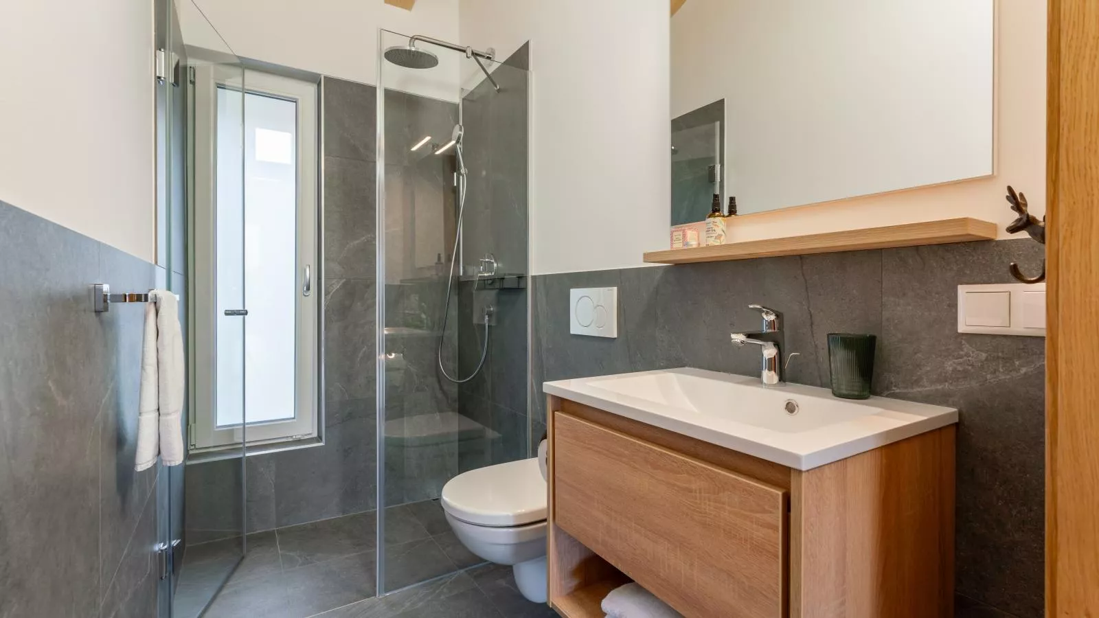 Grebenzen Lodge Edelweiss-Bathroom