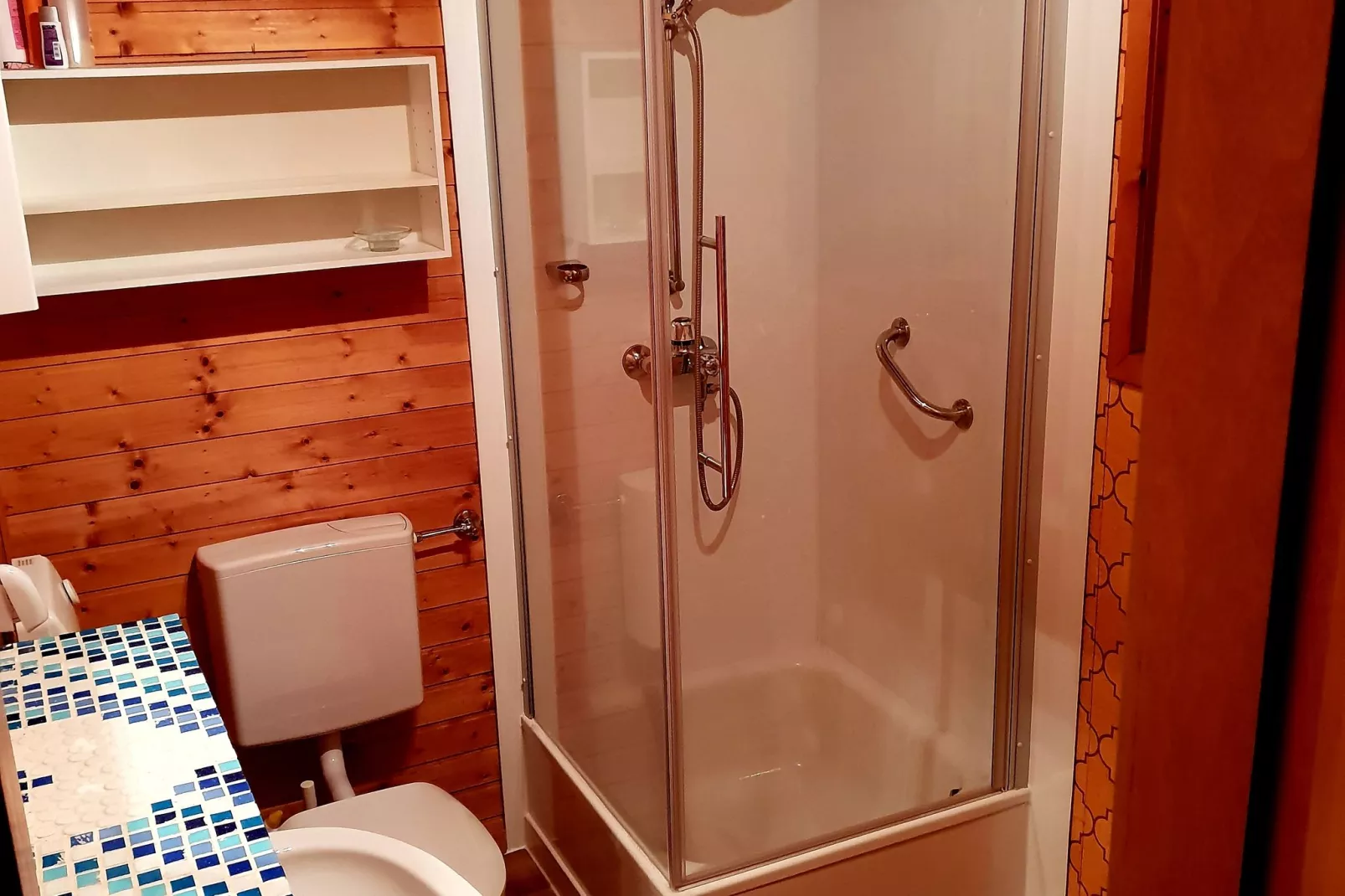 Im Knüllgebirge-Bathroom