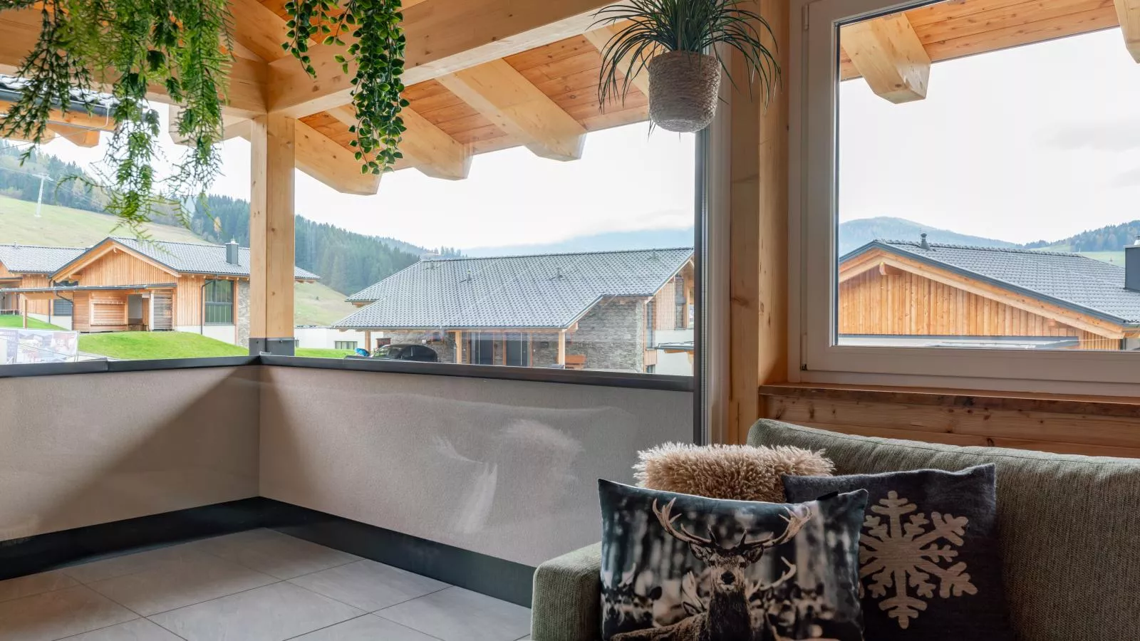 Grebenzen Lodge Edelweiss-Living room