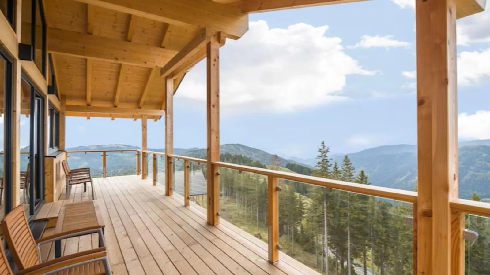 Alpina Lodge-Terrace balcony