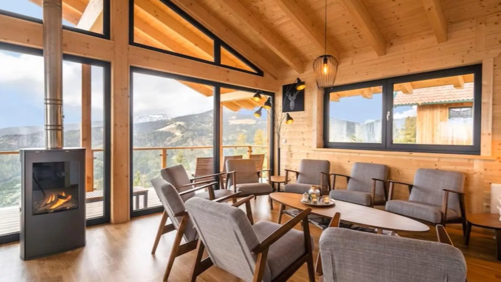 Alpina Lodge-Living room
