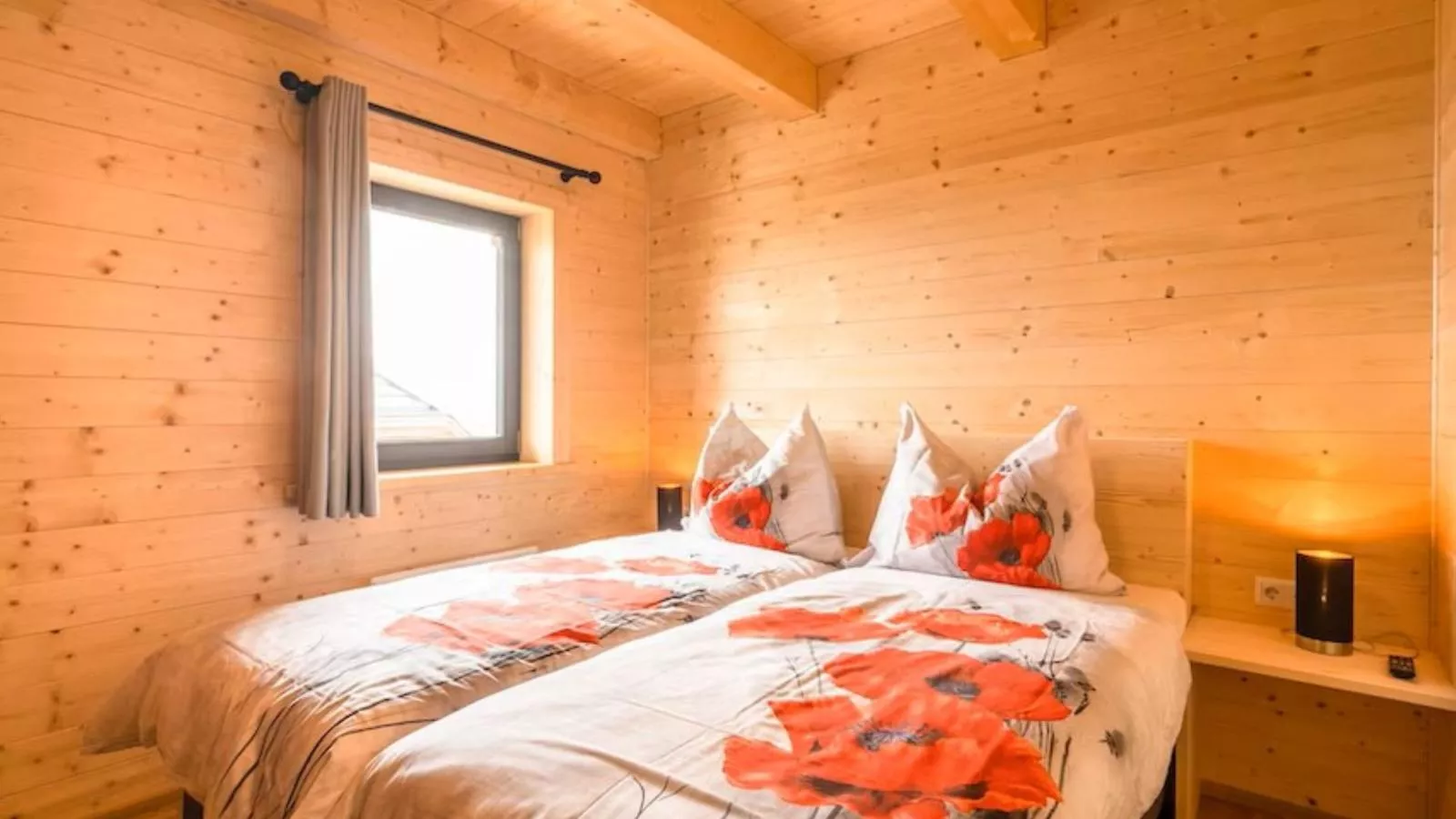 Alpina Lodge-Bedroom