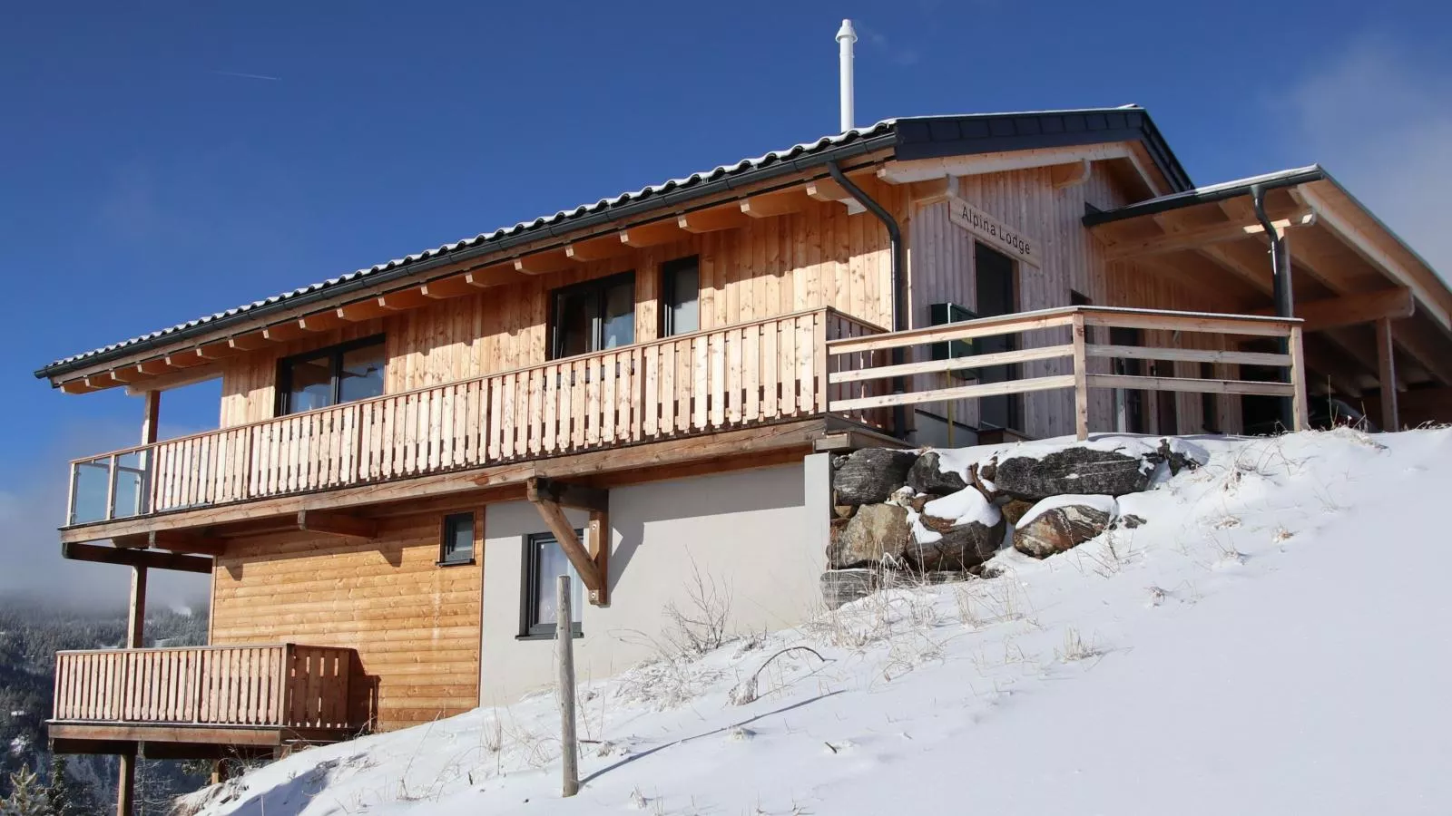 Alpina Lodge-Exterior winter