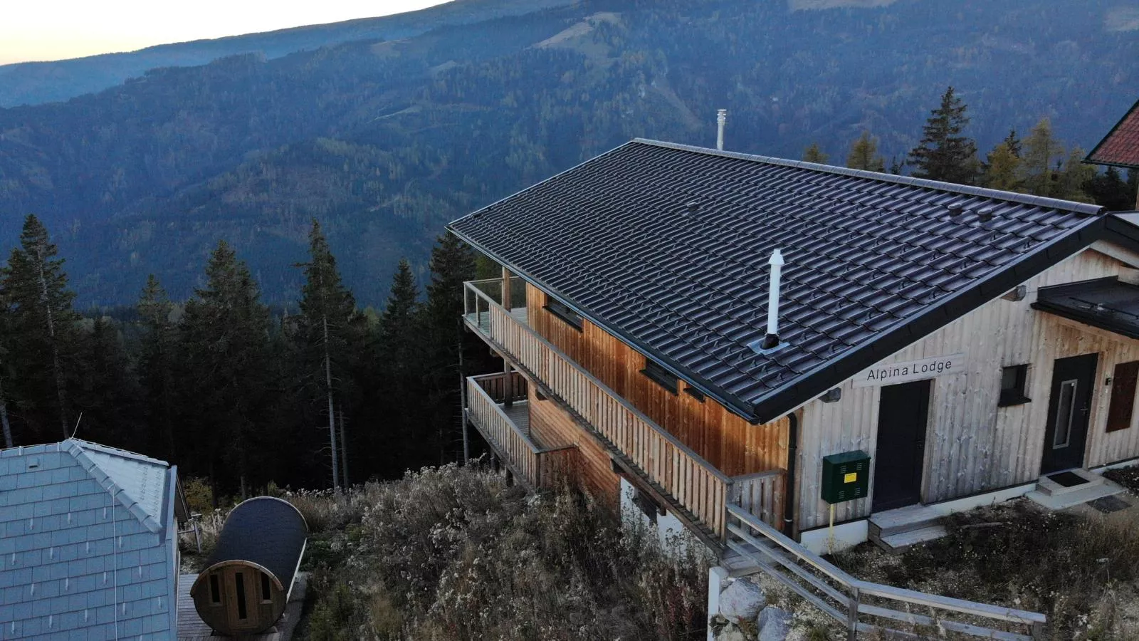 Alpina Lodge-Exterior summer