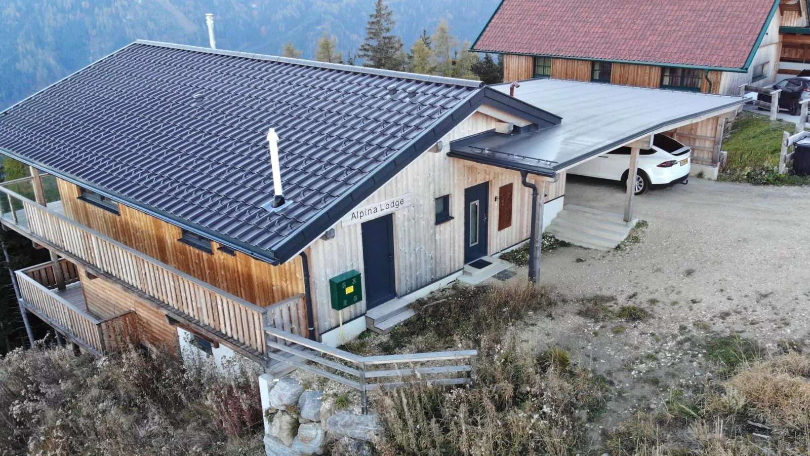 Alpina Lodge-Exterior summer