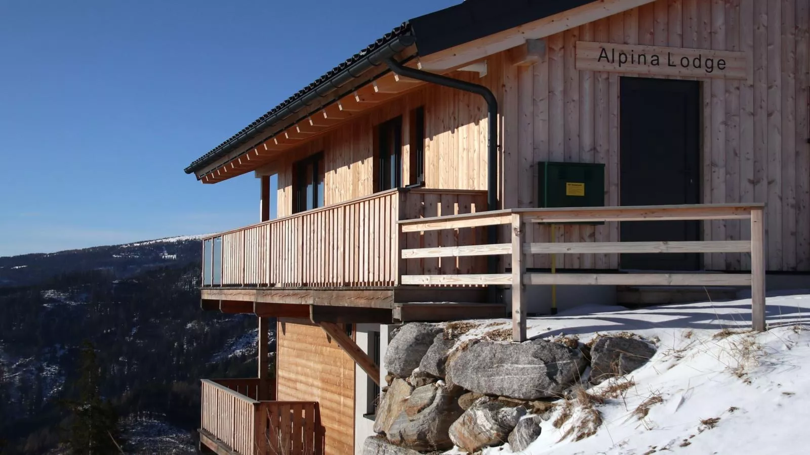 Alpina Lodge-Exterior winter