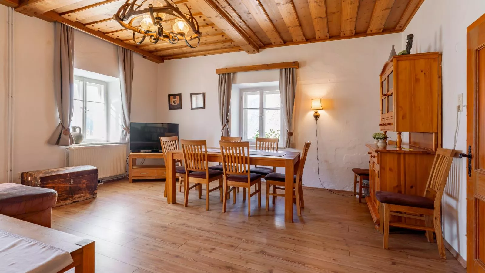 Obervellach-Dining room