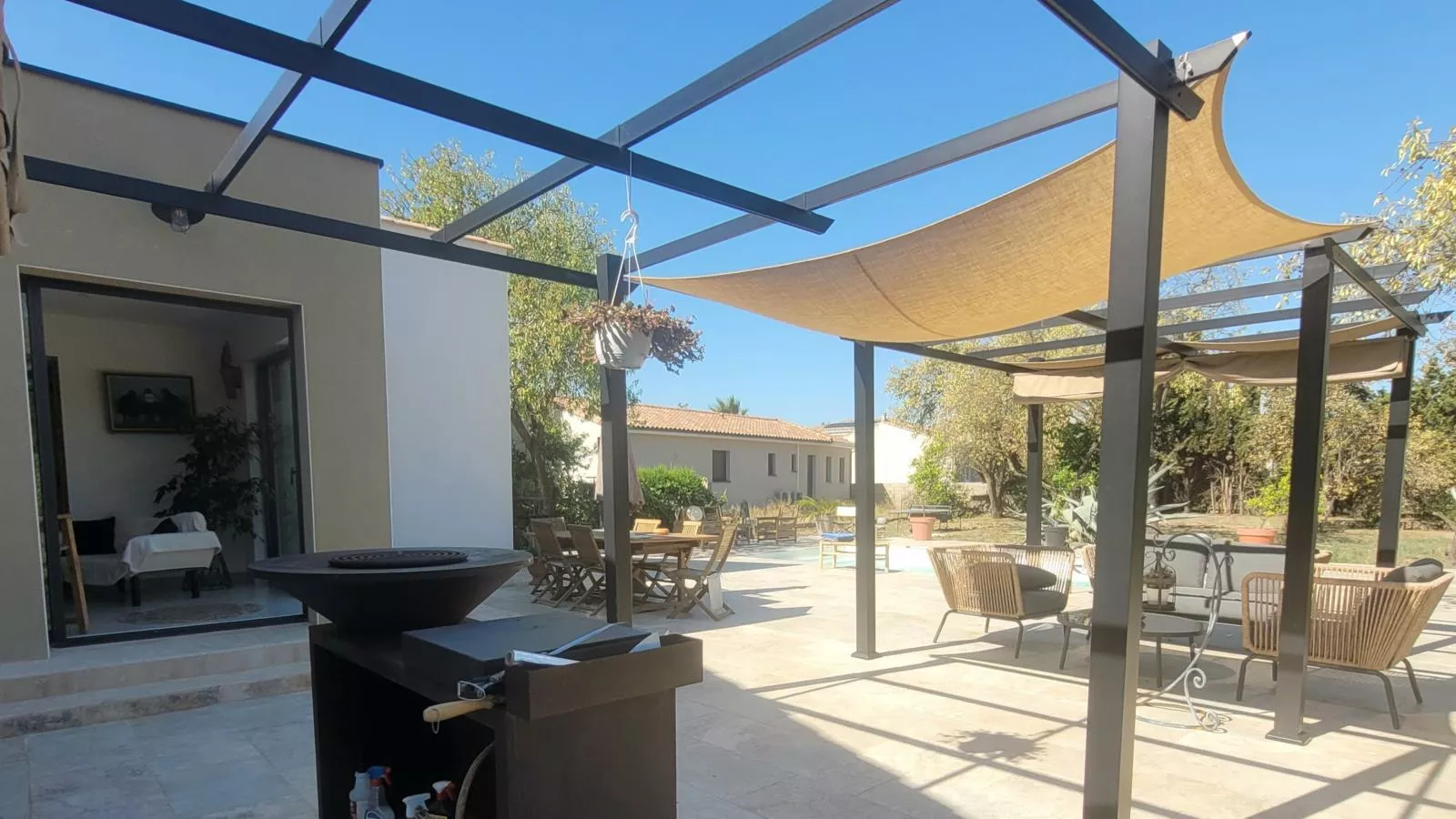 Les Amandiers-Terrace balcony