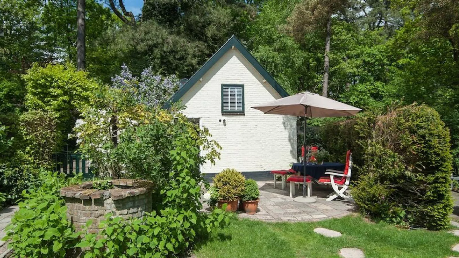 Kleine Nachtegaal-Exterior summer