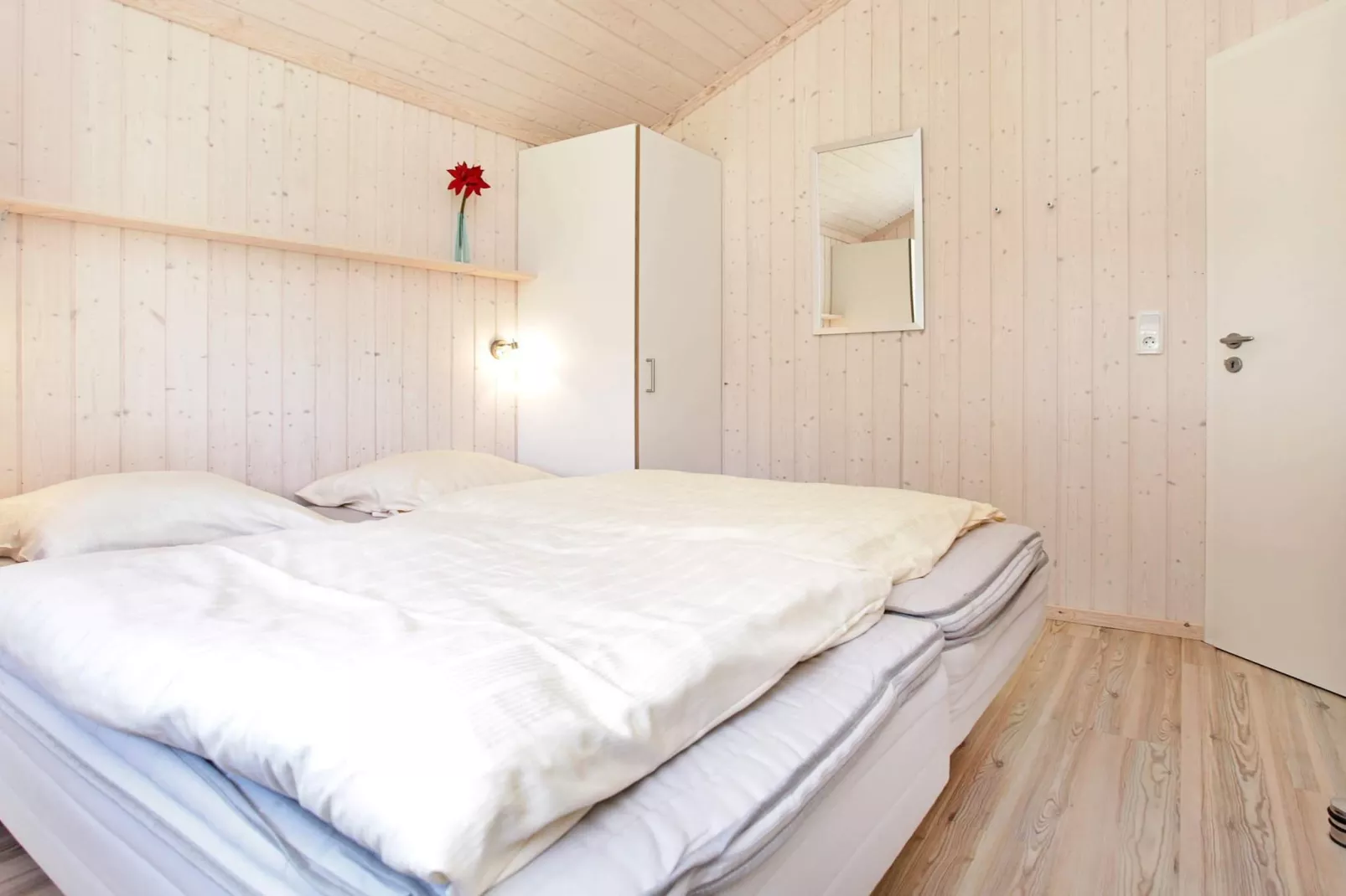 Pretty holiday home with view-Indoor