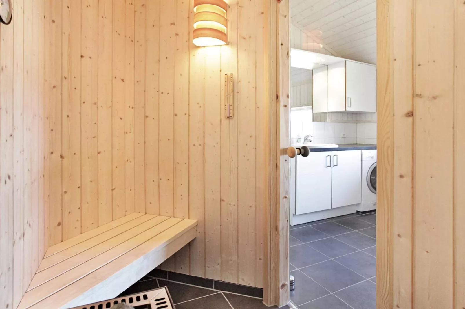 Pretty holiday home with view-Indoor