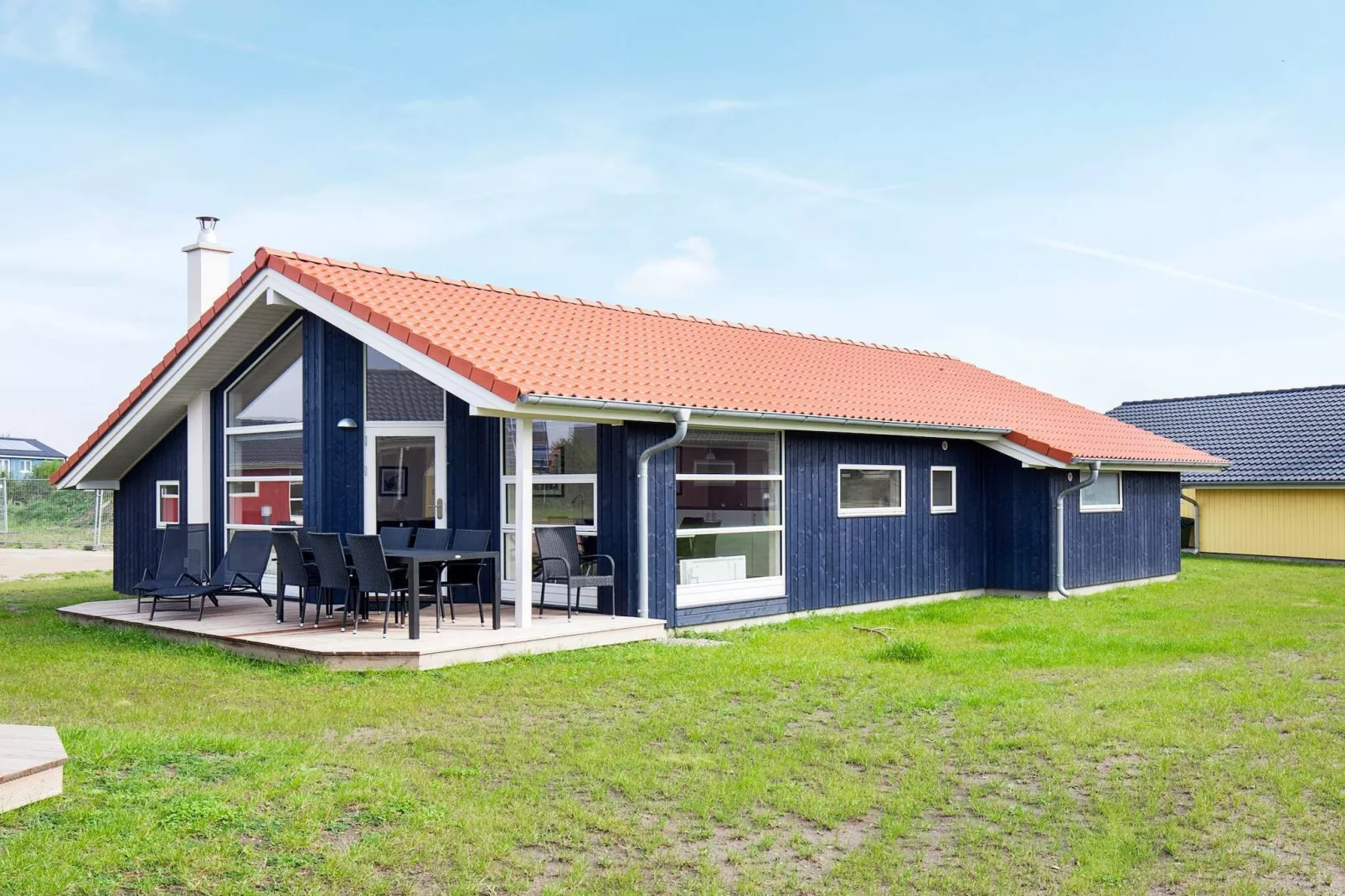 Pretty holiday home with view-Outdoor