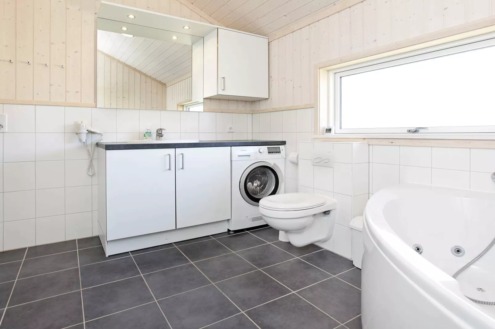 Holiday home with central heating-Indoor