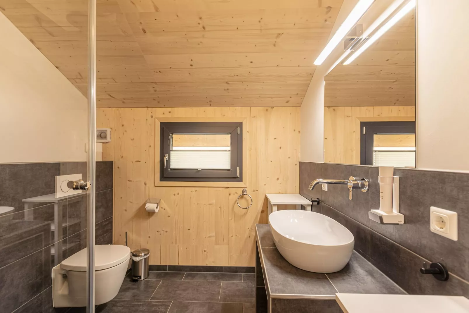 Bergeralm Chalets 2-Bathroom