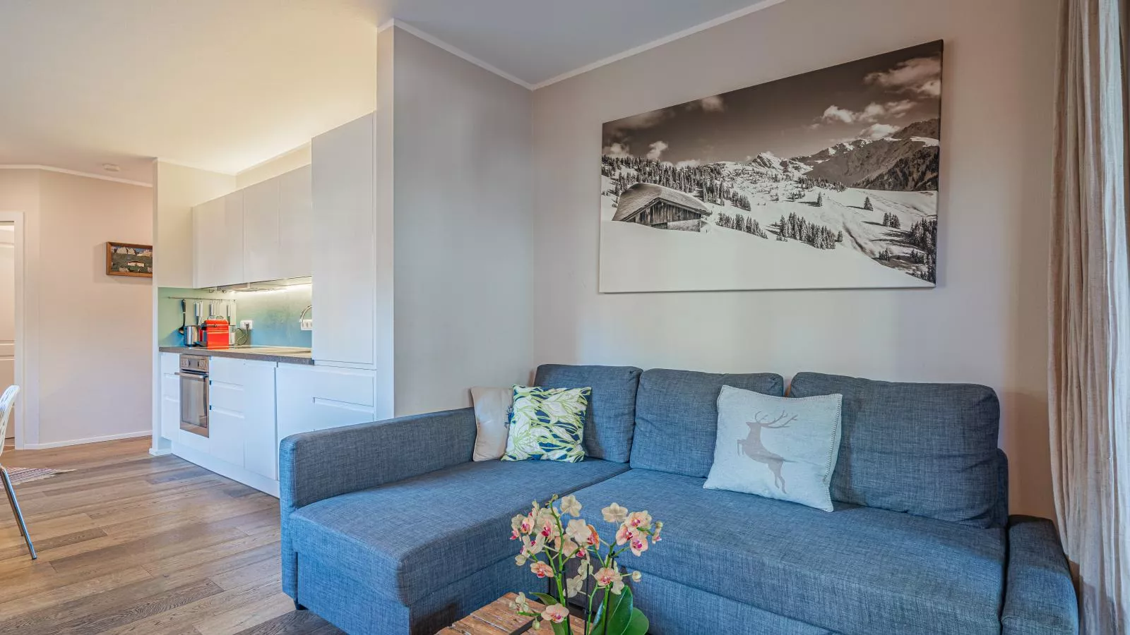 Kitz Apartments Top 6-Living room