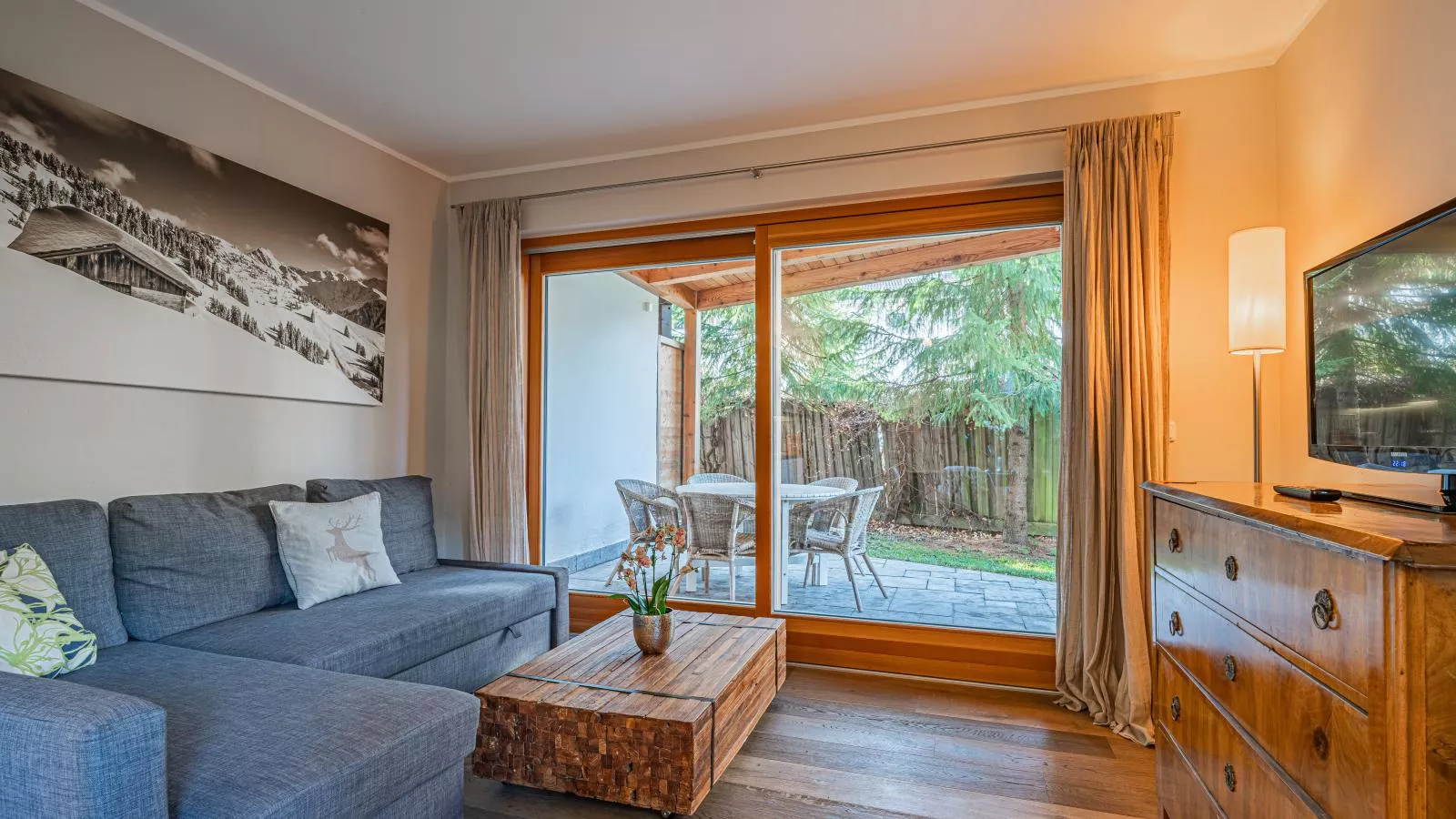 Kitz Apartments Top 6-Living room