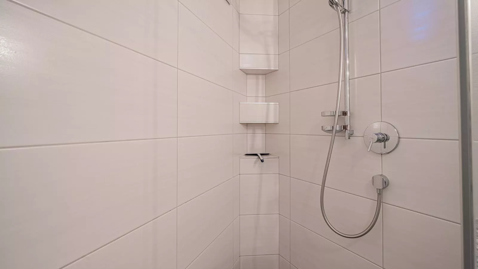 Kitz Apartments Top 6-Bathroom