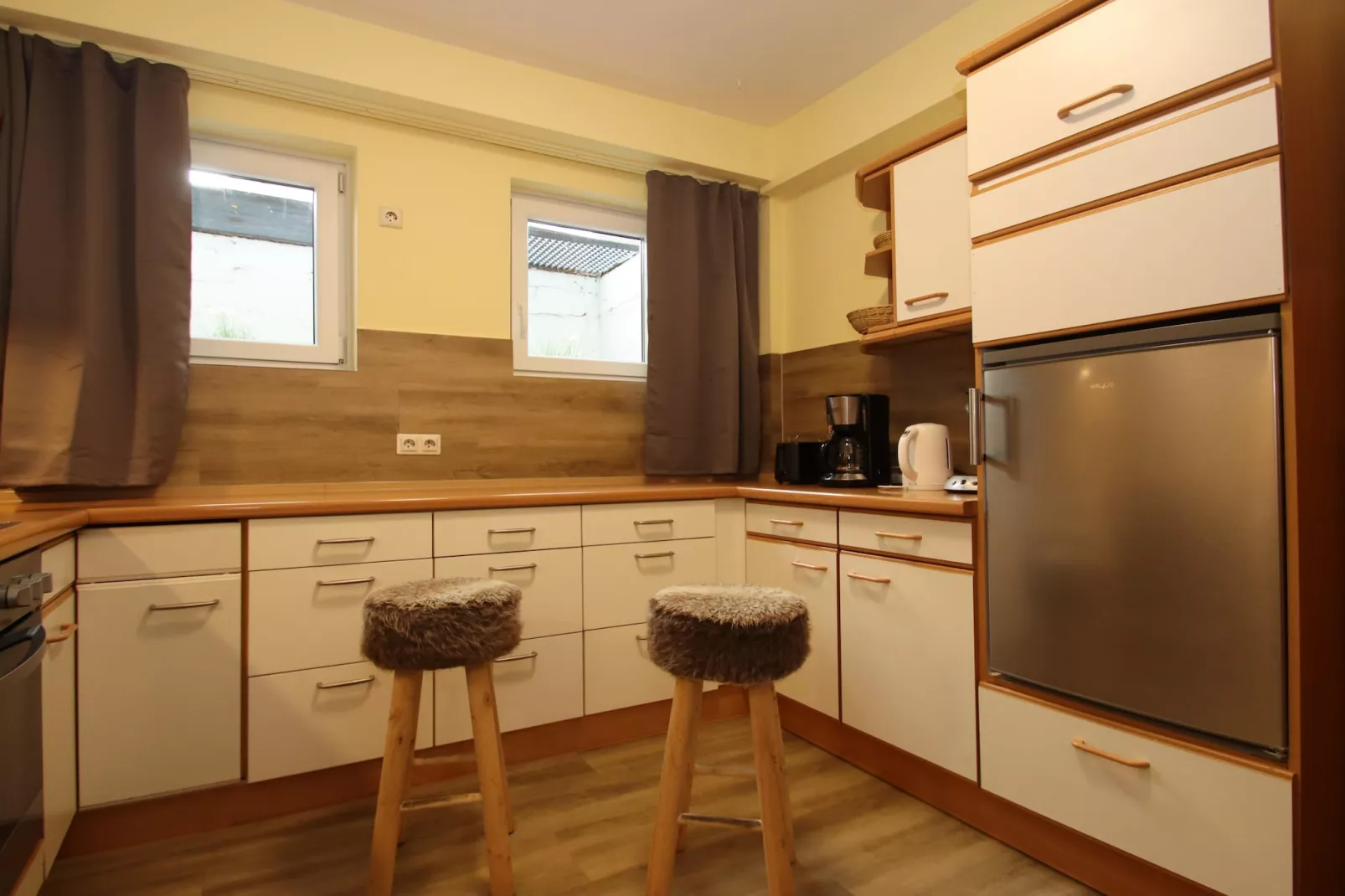 Kombination Bärenhütte  Hirschblick 10 Erw 2 Kinder-Kitchen