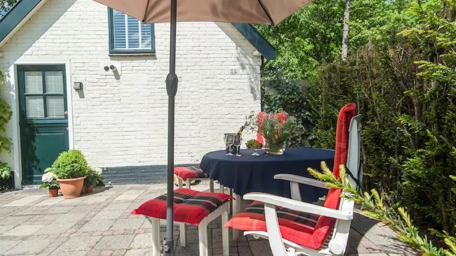 Kleine Nachtegaal-Gardens summer