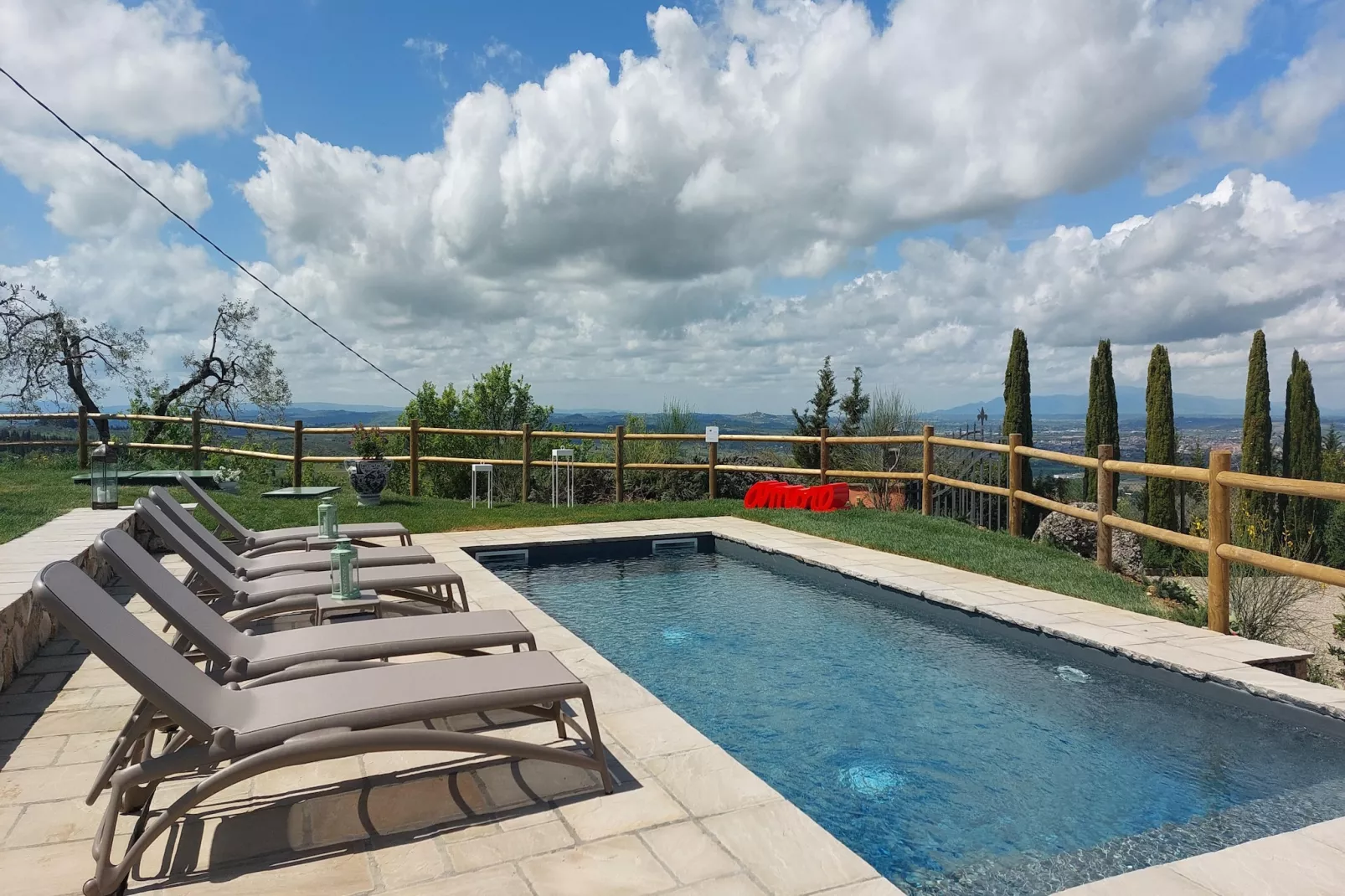 Sotto Colle-Pool