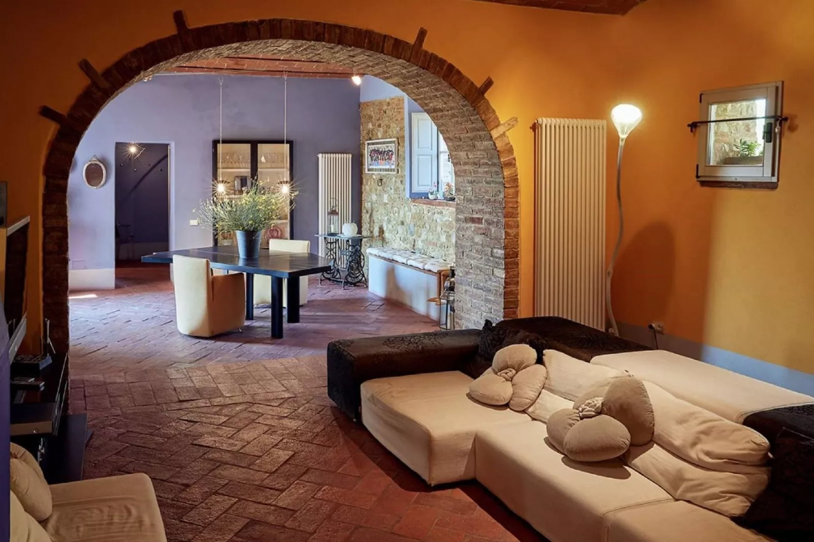 Sotto Colle-Living room