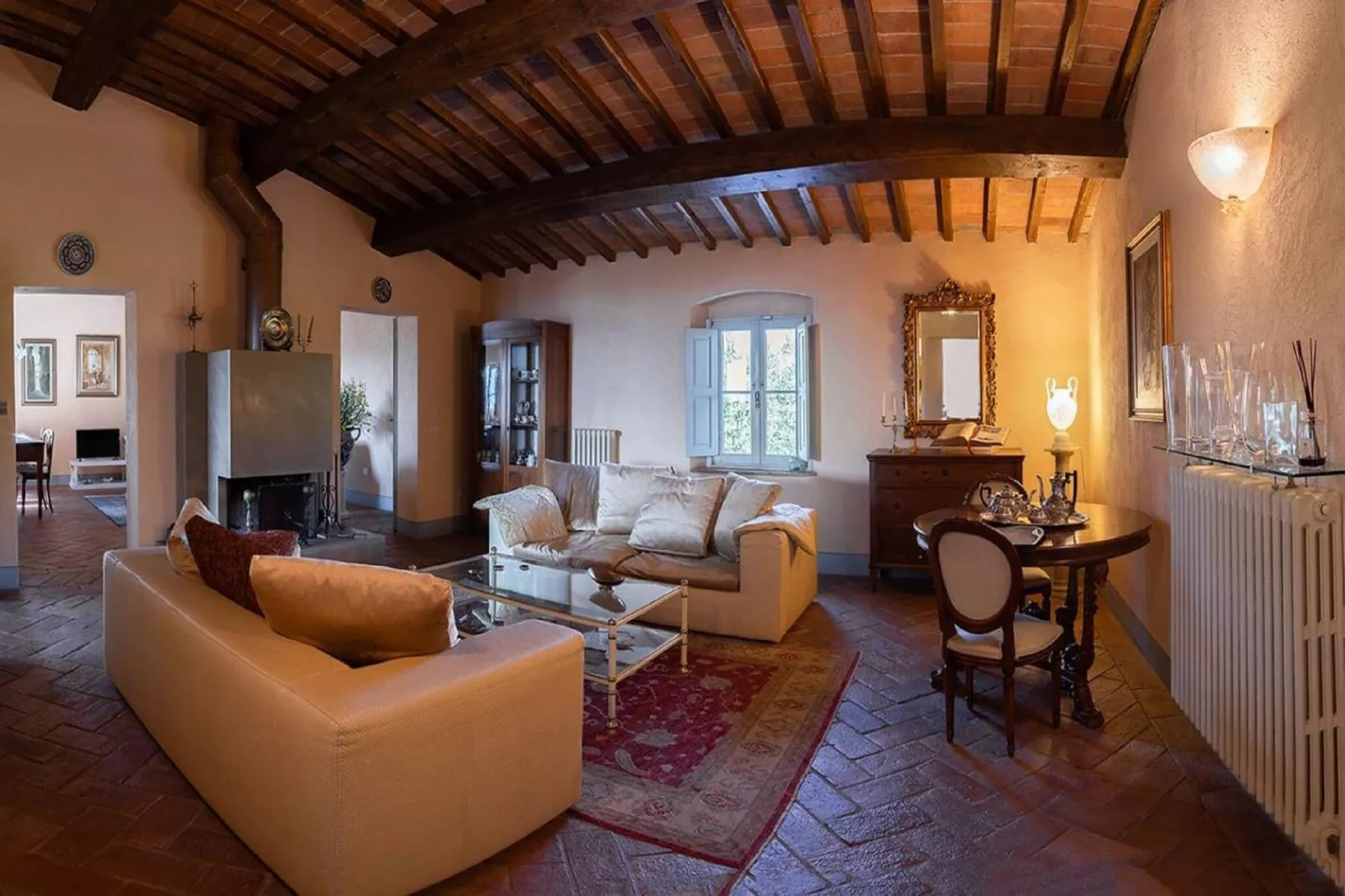 Sotto Colle-Living room