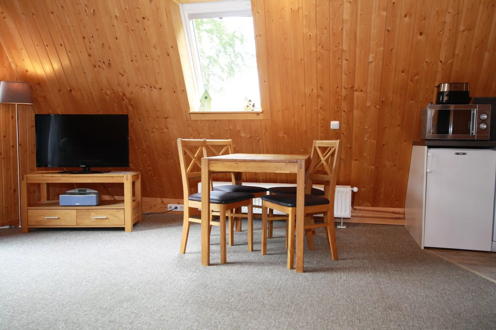 Typ A -  Nurdachhaus - mit Haustier-Dining room