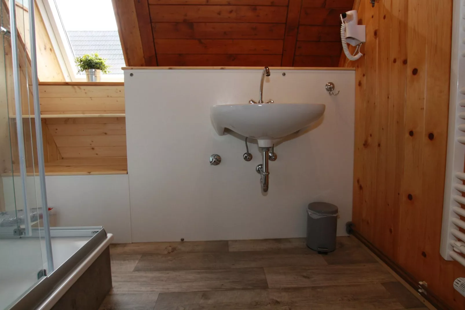 Typ A -  Nurdachhaus - Haustierfrei-Badezimmer
