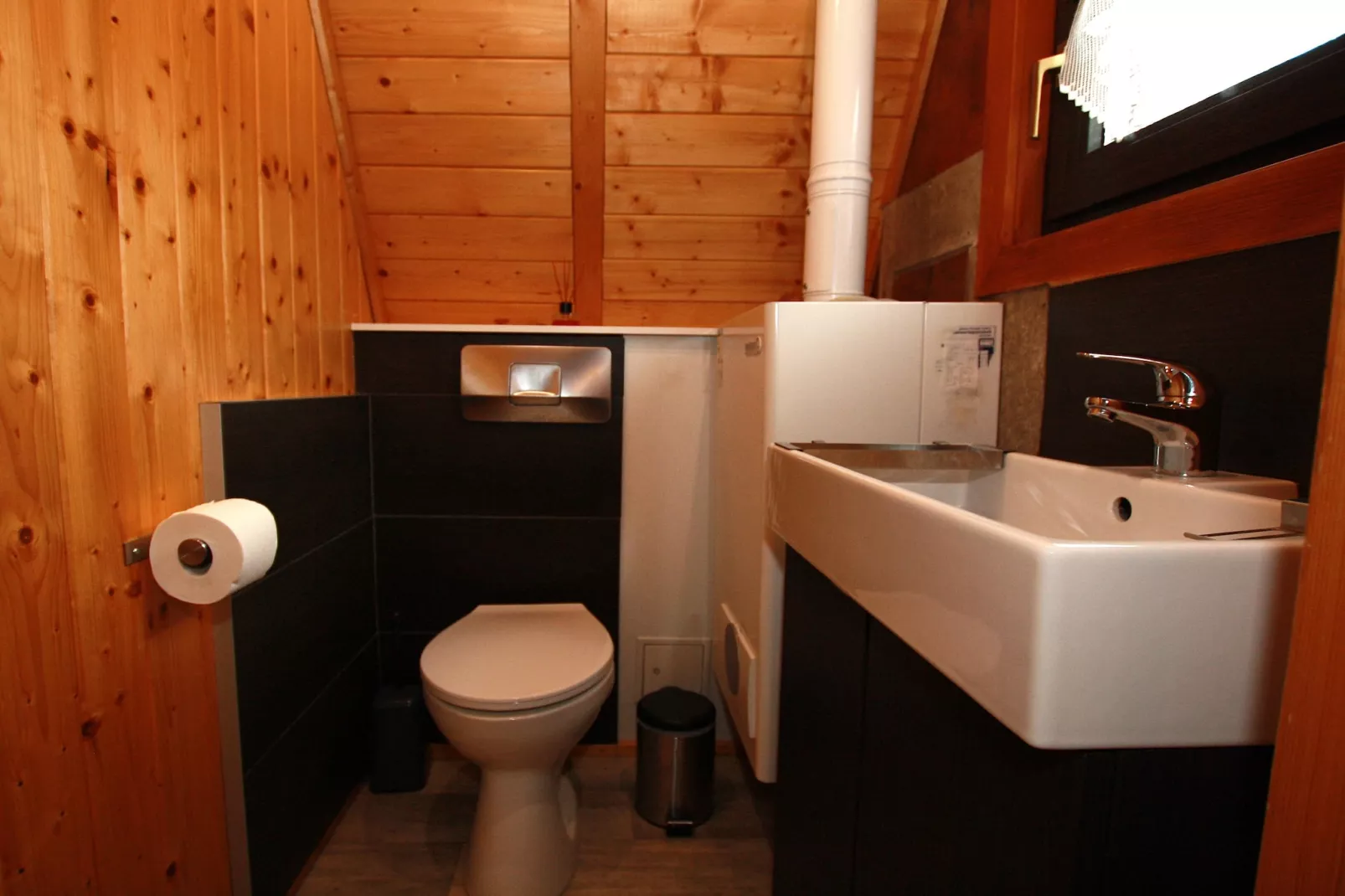 Typ A -  Nurdachhaus - Haustierfrei-Badezimmer