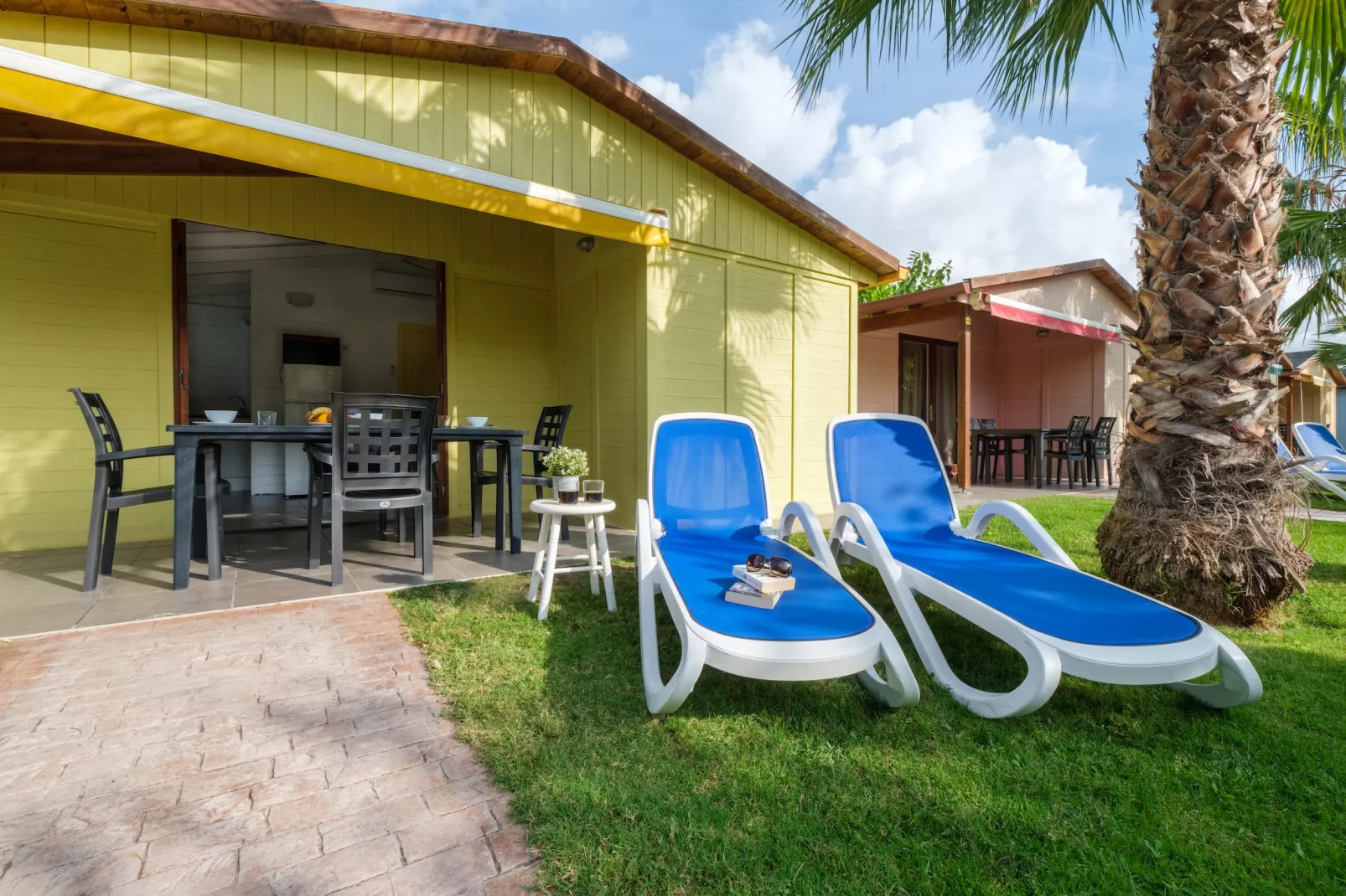 CAMPING ESTIVAL VENDRELL PLATJA BUNGALOW 4 STANDARD-Gardens summer