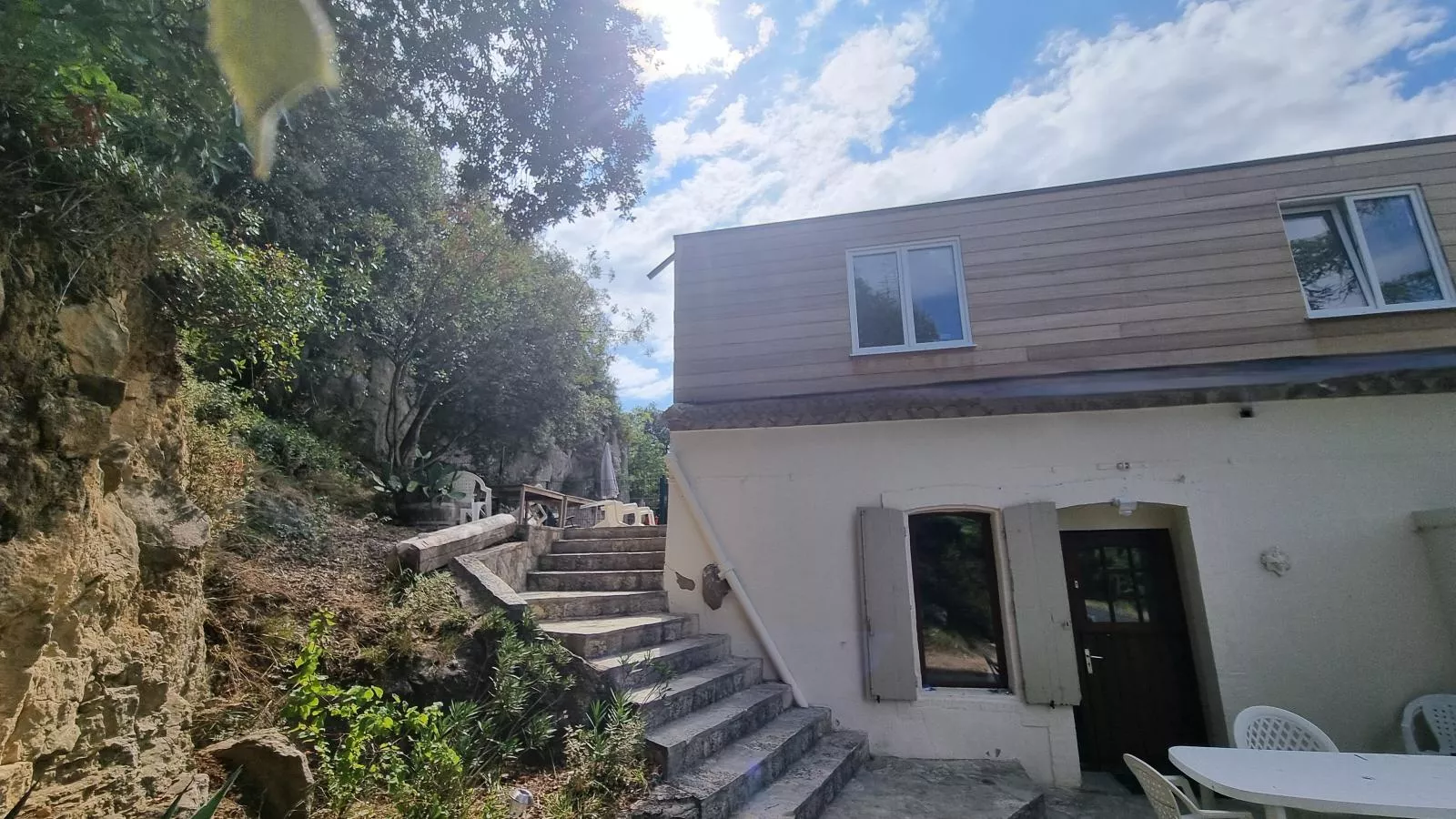 La Roche 12-Exterior in summer