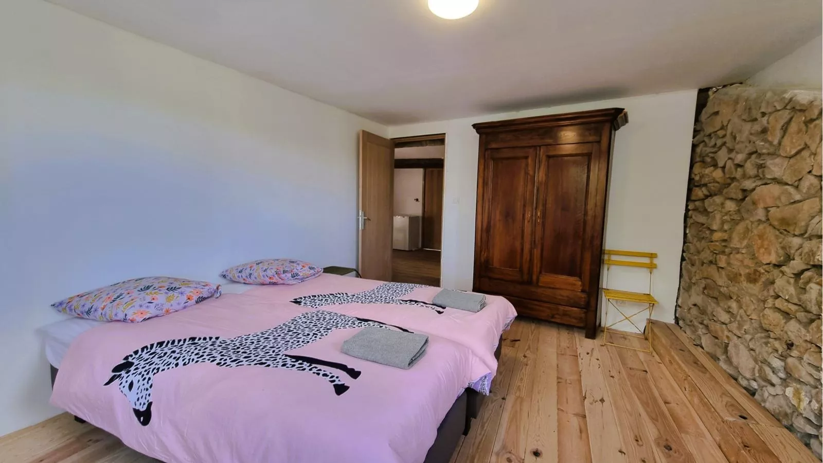 La Roche 8-Bedroom
