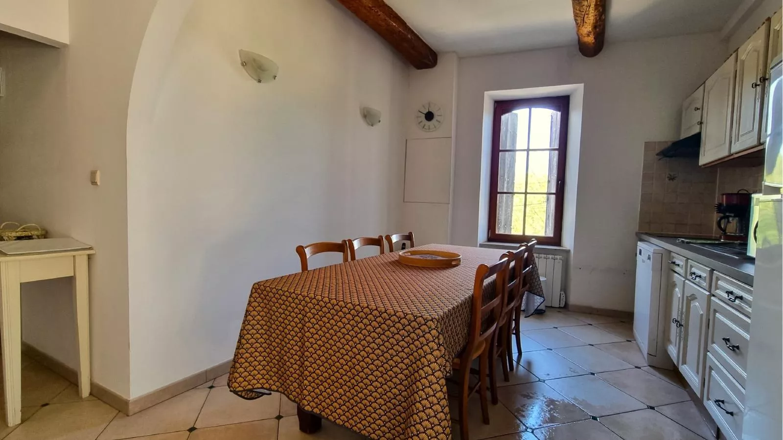 La Roche 8-Kitchen