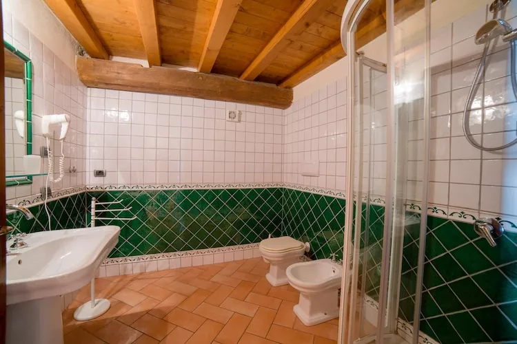 Residence Borgo Alba Chiara, Toscolano-bilo 40-48 qm-Badezimmer