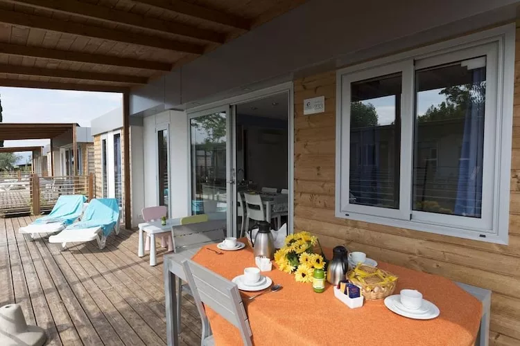 Holiday resort Piani di Clodia, Lazise-MH Giulietta 6 pax-Terrace balcony