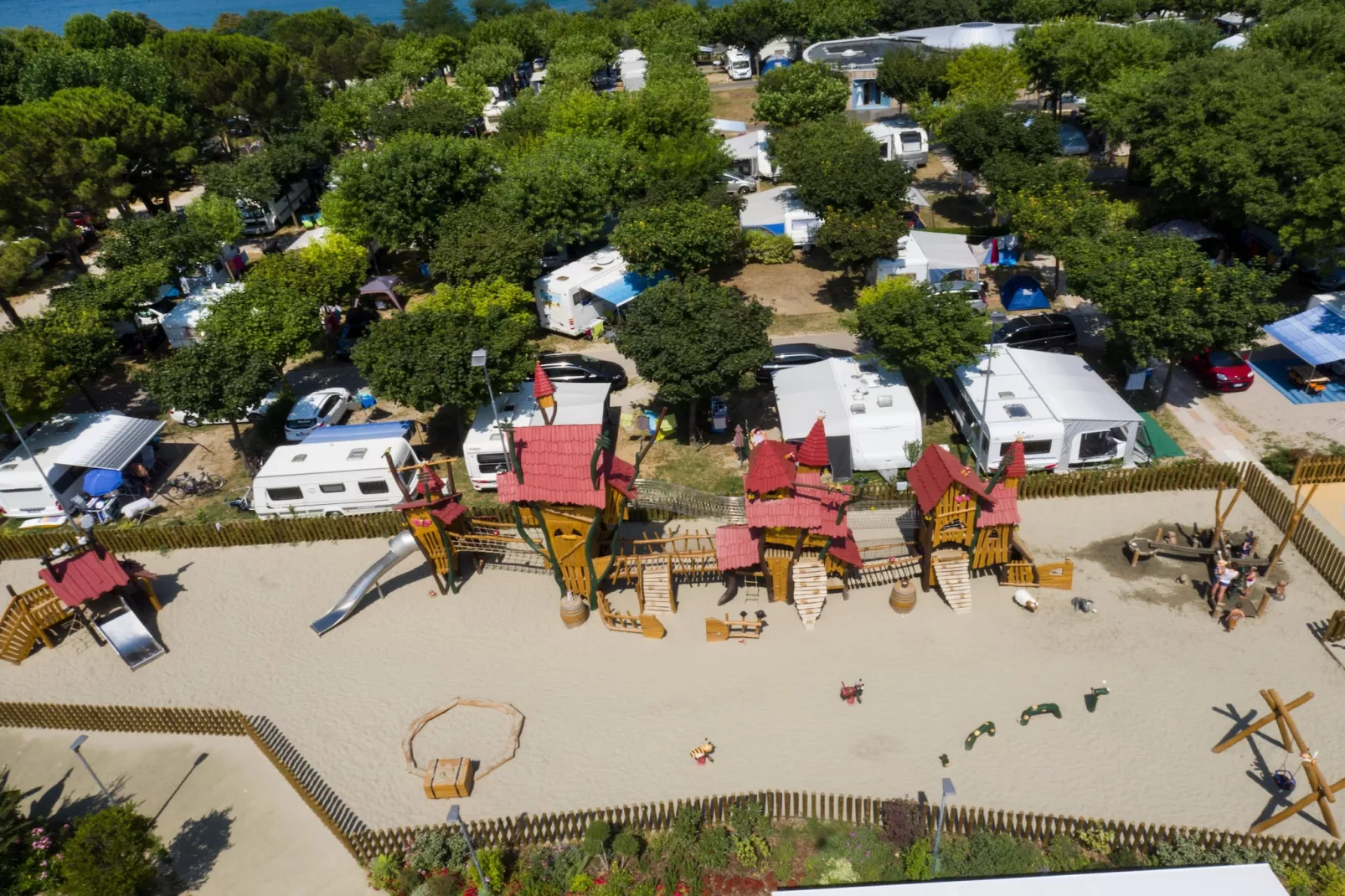 Holiday resort Piani di Clodia, Lazise-MH Giulietta 6 pax-Park facilities