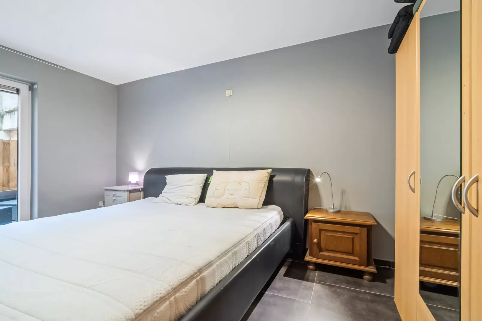 Costanza-Bedroom