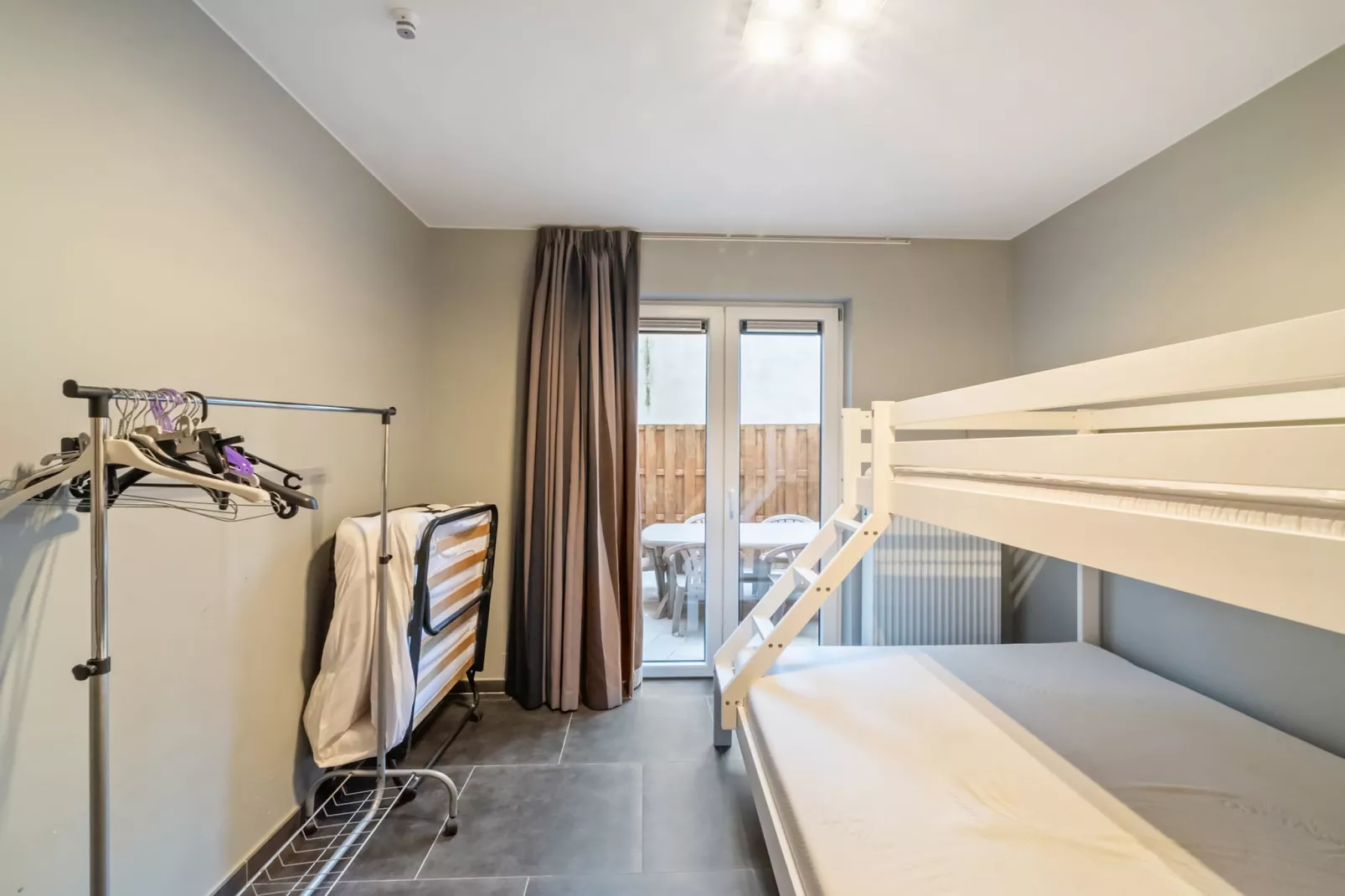 Costanza-Bedroom
