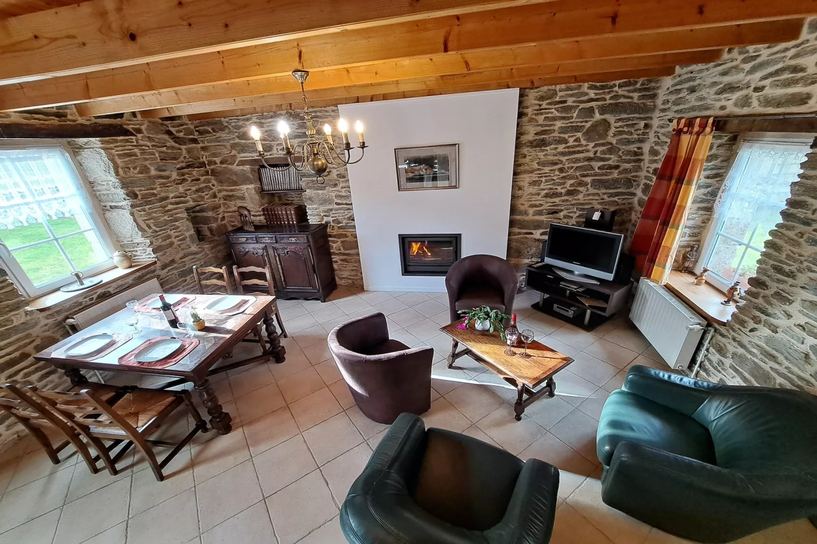 Steinhaus mit Kamin Plouénan-Living room