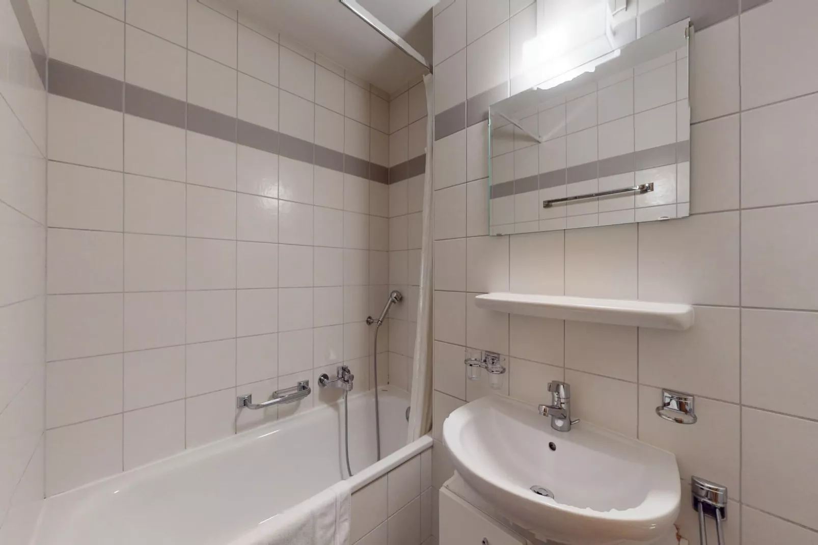 Pracondu 1 403 - OUTDOOR & FUN charming apartment-Bathroom
