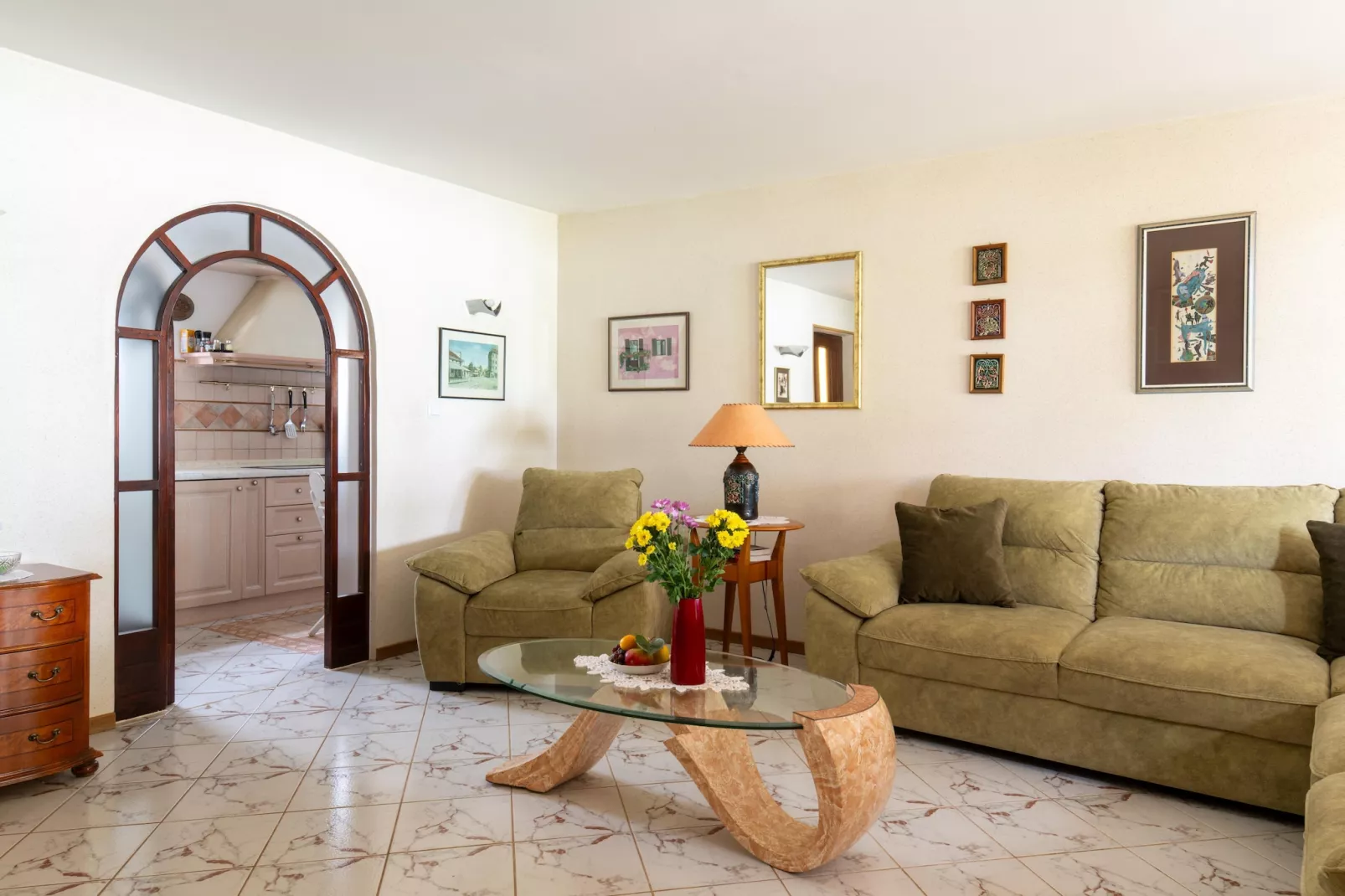 Sara-Living room