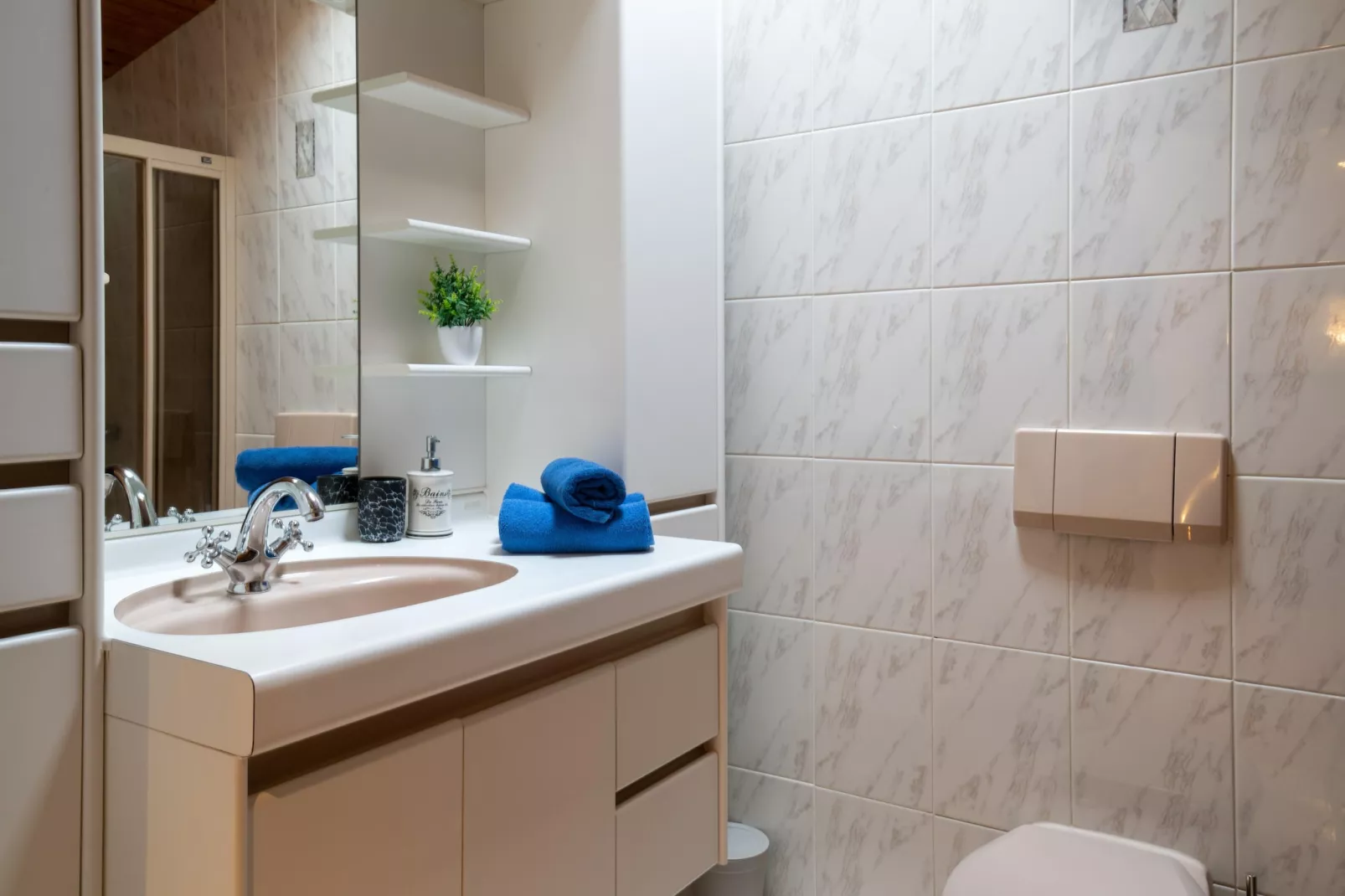 Sara-Bathroom