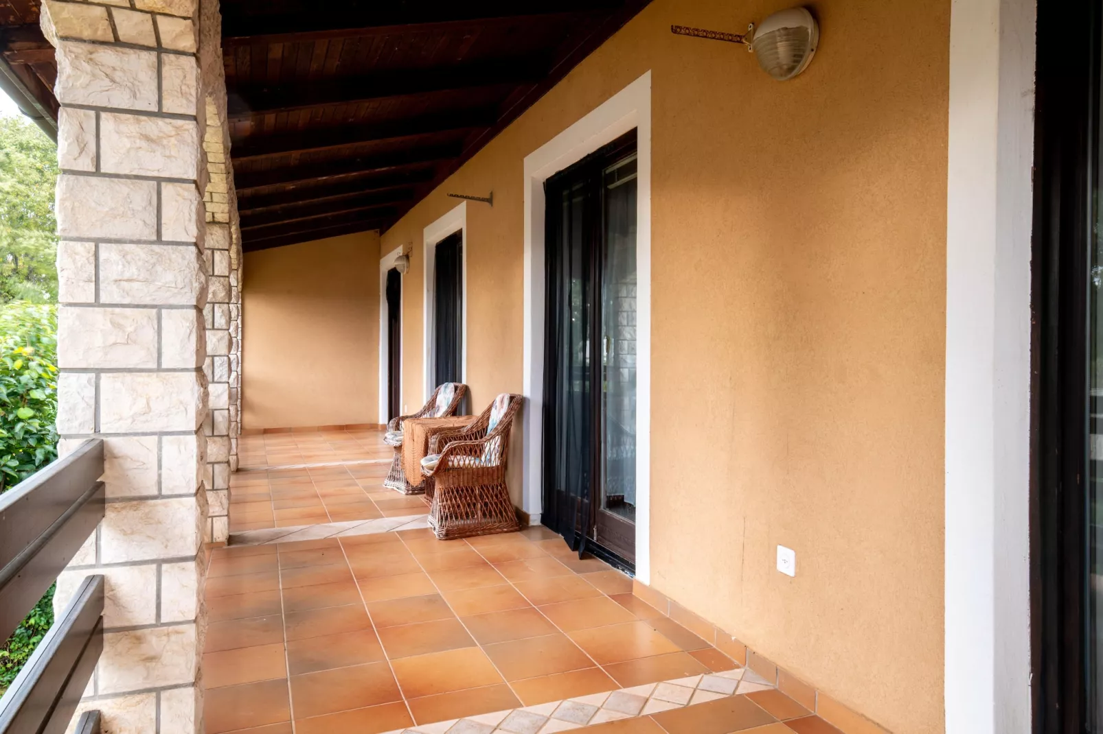 Sara-Terrace balcony