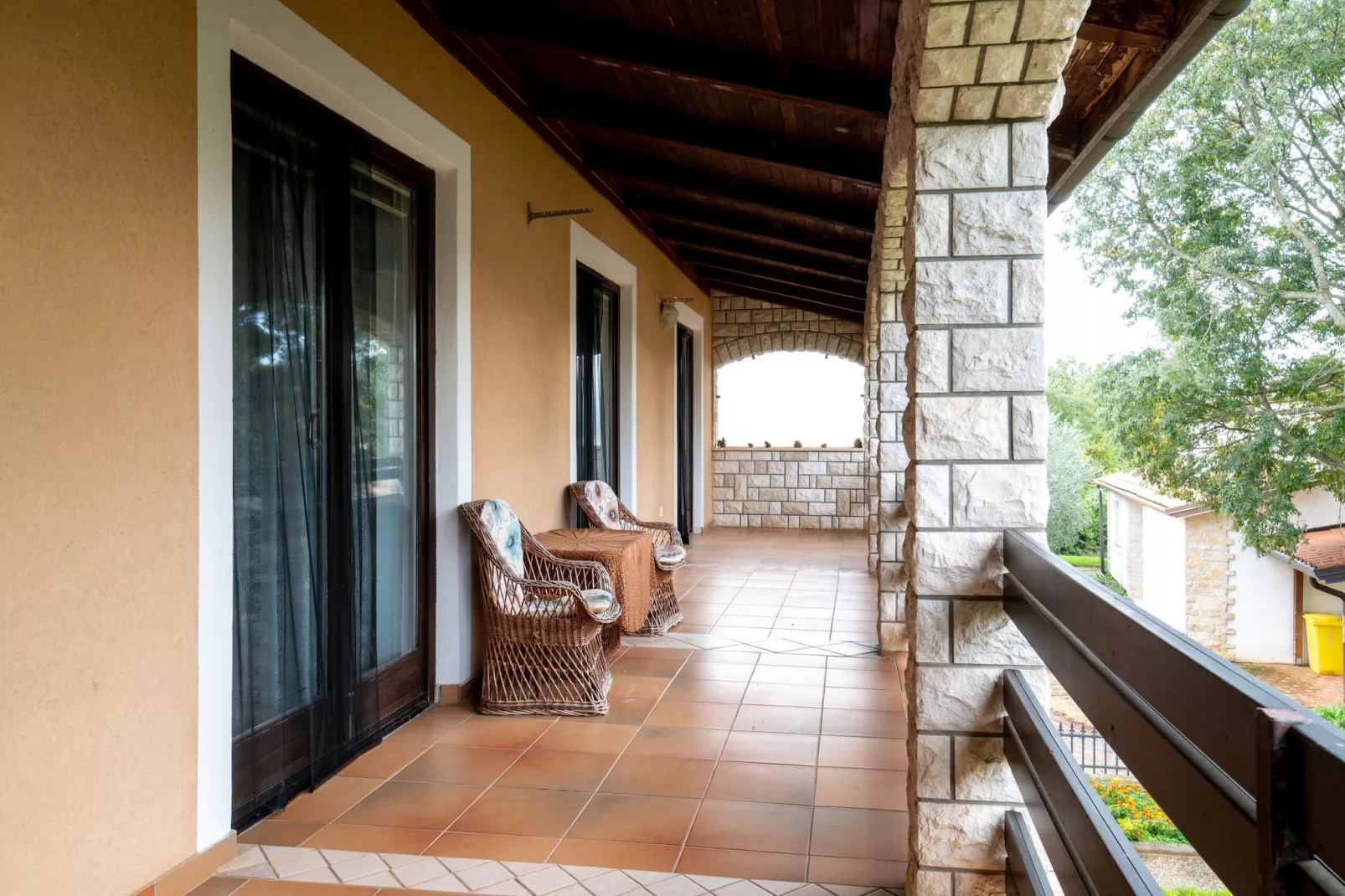 Sara-Terrace balcony