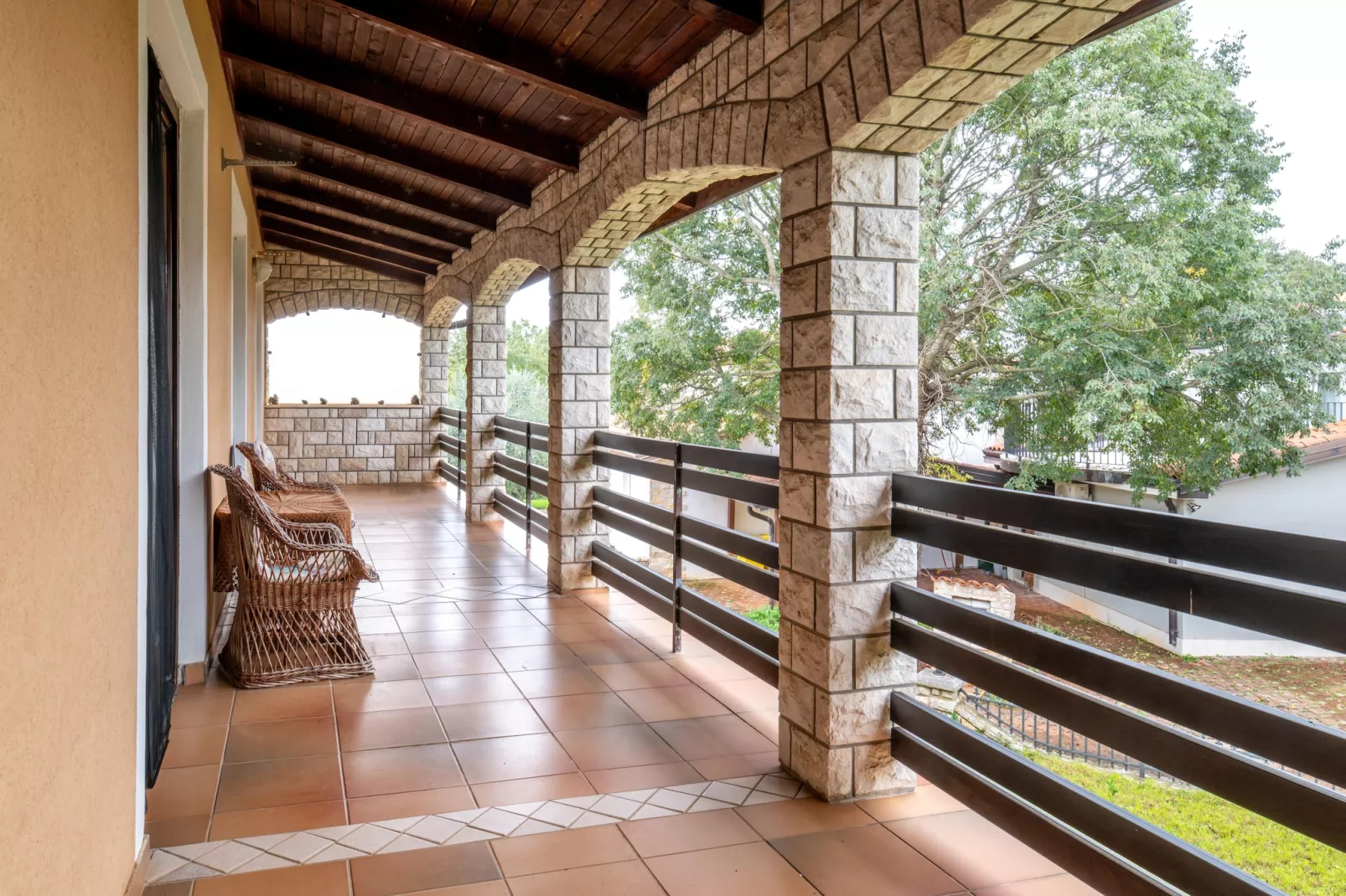 Sara-Terrace balcony