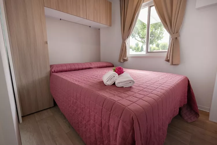 Caravanpark San Benedetto Camping Relais Peschiera / MH Family Joy-Bedroom