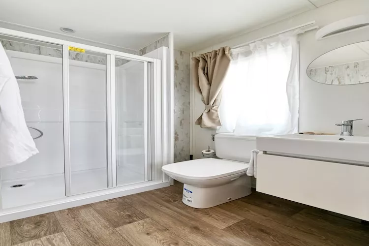 Caravanpark San Benedetto Camping Relais Peschiera / MH Borgo-Bathroom