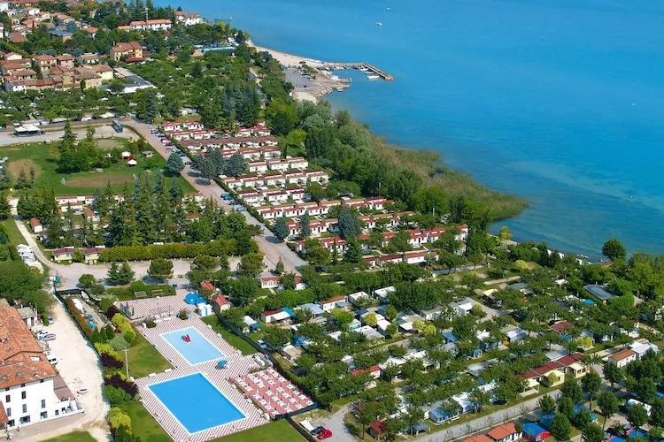 Caravanpark San Benedetto Camping Relais Peschiera / MH Borgo-Water view